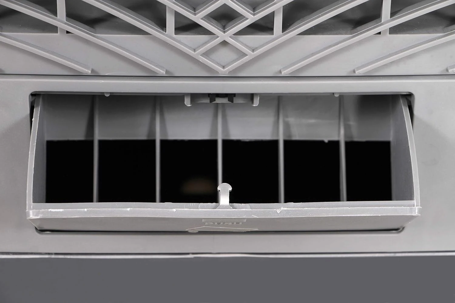 Hessaire MC37M Portable Evaporative Cooling Fan, Indoor/Outdoor High Temp Environments, 3100 CFM, 950 Sq. Ft., 3-Speed Fan, 59 DB, Gray 15 Hessaire MC37M Portable Evaporative Cooling Fan, Indoor/Outdoor High Temp Environments, 3100 CFM, 950 Sq. Ft., 3-Speed Fan, 59 DB, Gray - Image 15